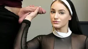 POV: Distracție interzisă cu sora vitregă a călugăririi adolescente în costumul de Halloween