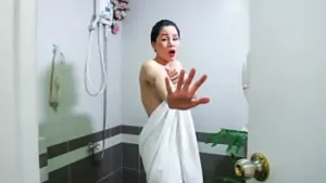 Hardcore Teen Vina Moon kommt mit Nicko runter und schmutzig