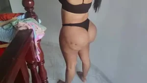 مواجهة السحاقيات المحظورة في أمه