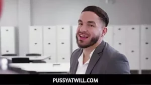 يحصل مارس الجنس pussyatwill لطيف وقحة freya von doom من قبل عشيق محظوظ على طاولة البلياردو
